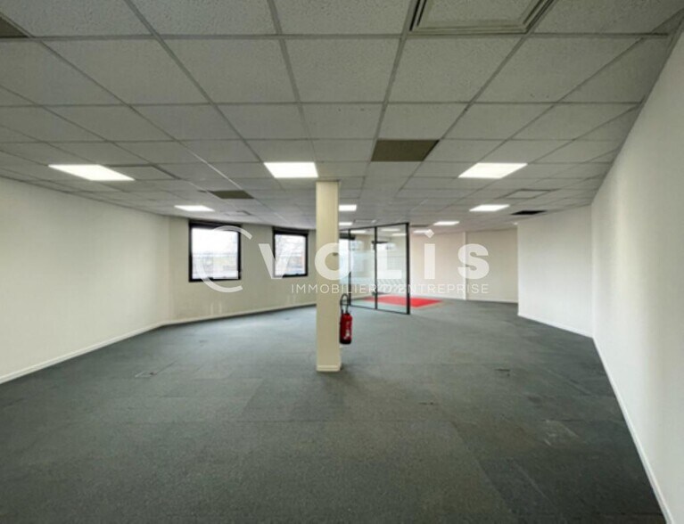 Flex dans Massy à louer - Photo du bâtiment - Image 2 de 12