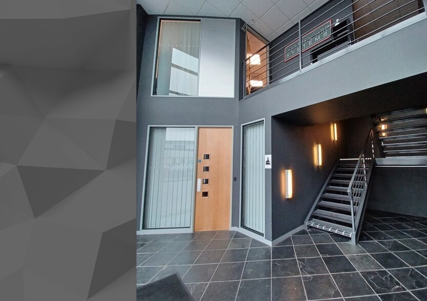 4-4A Broom Rd, Poole à vendre - Photo intérieure - Image 2 de 19