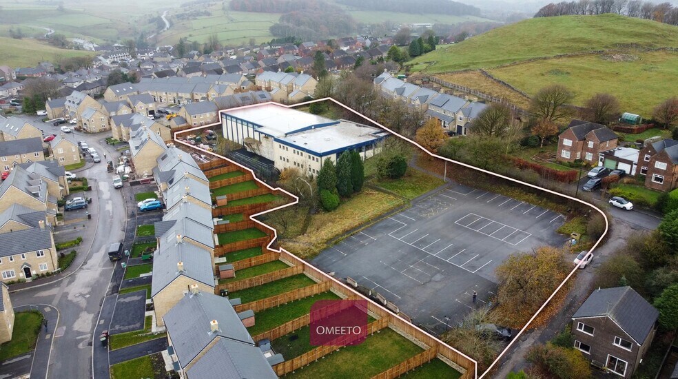 Trenchard Dr, Buxton à louer - Photo principale - Image 1 de 7