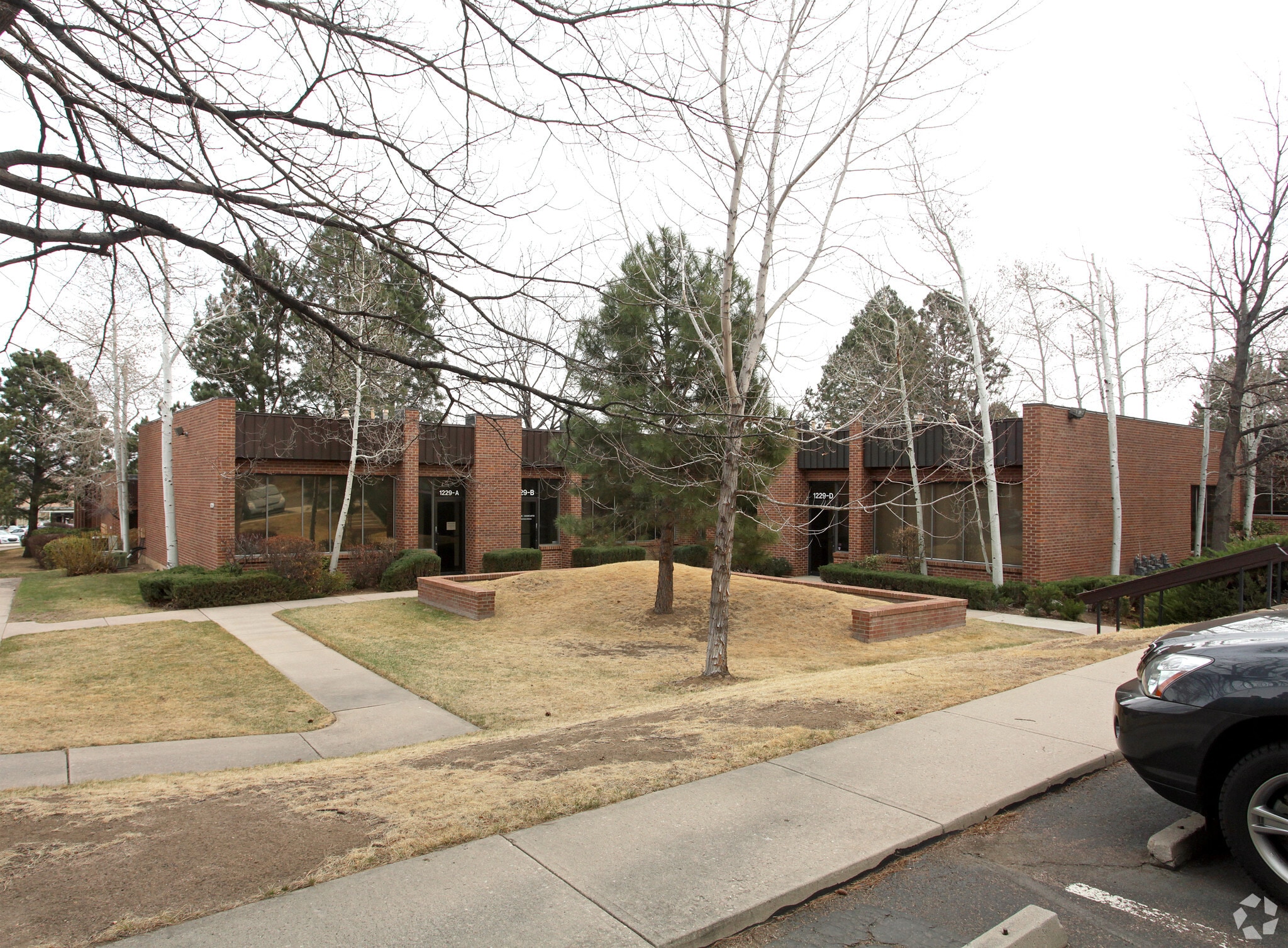 1229 Lake Plaza Dr, Colorado Springs, CO for lease Primary Photo- Image 1 of 3