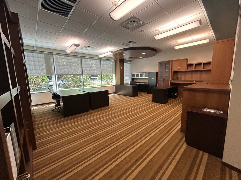 4705 S Apopka Vineland Rd, Orlando, FL à louer - Photo intérieure - Image 3 de 11