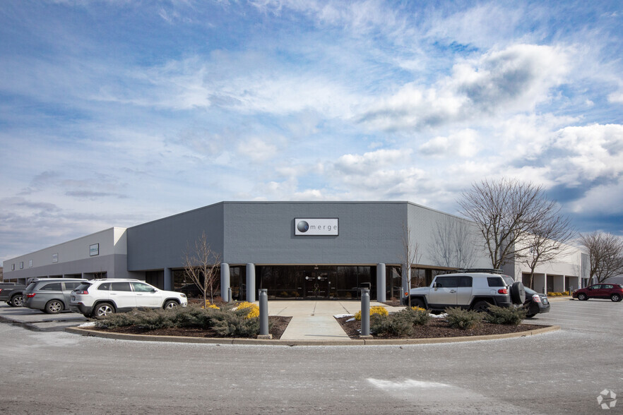 1895 Airport Exchange Blvd, Erlanger, KY for lease - Building Photo - Image 1 of 5