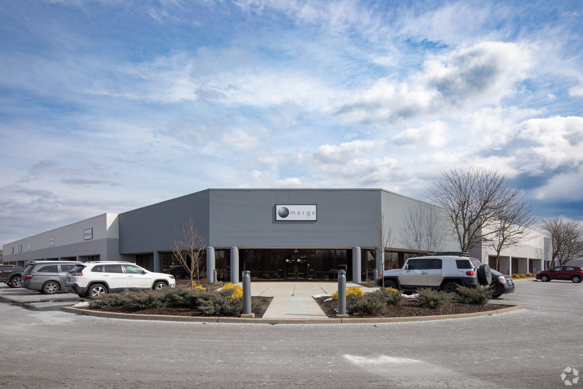 1895 Airport Exchange Blvd, Erlanger, KY for lease Building Photo- Image 1 of 6