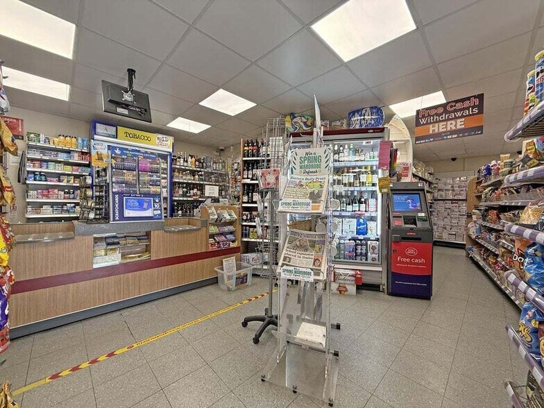 36 High St, Cromer à vendre - Photo du bâtiment - Image 2 de 22