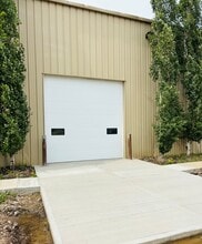 24521 510 Township Rd, Nisku, AB à louer Photo du bâtiment- Image 2 de 3