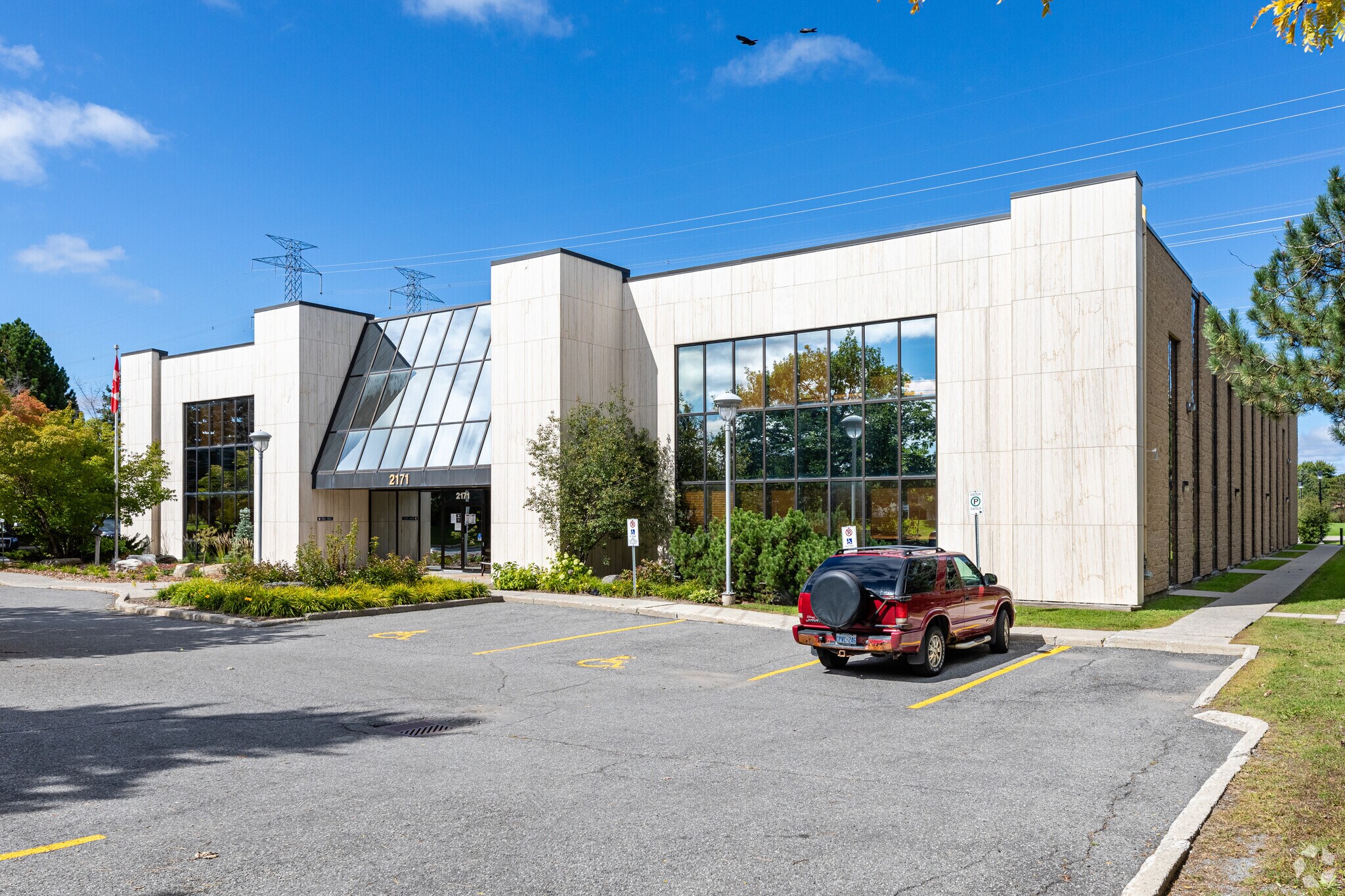 2171 Thurston Dr, Ottawa, ON for sale Primary Photo- Image 1 of 1