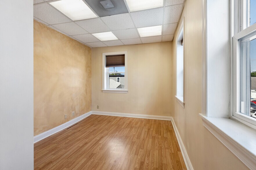 363 E Lincoln Hwy, Exton, PA à louer - Photo du bâtiment - Image 2 de 9