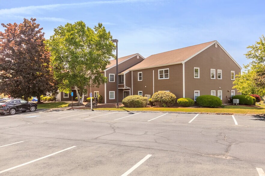 45 Stiles Rd, Salem, NH à vendre - Photo du bâtiment - Image 1 de 10