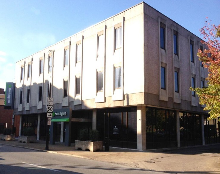 230 W Pike St, Clarksburg, WV à louer - Photo du bâtiment - Image 2 de 5