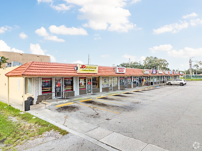 4200-4248 NW 12th St, Lauderhill, FL for lease - Building Photo - Image 1 of 10