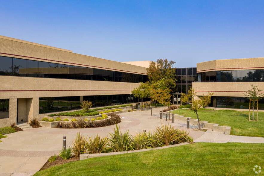 3825 Hopyard Rd, Pleasanton, CA for lease - Building Photo - Image 1 of 18