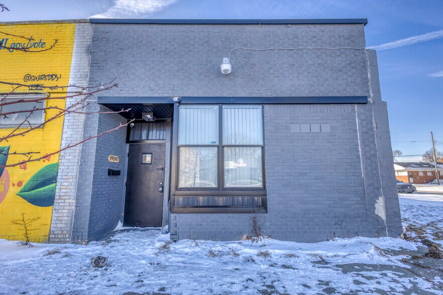 19147 Joy Rd, Detroit, MI à vendre - Photo principale - Image 1 de 15