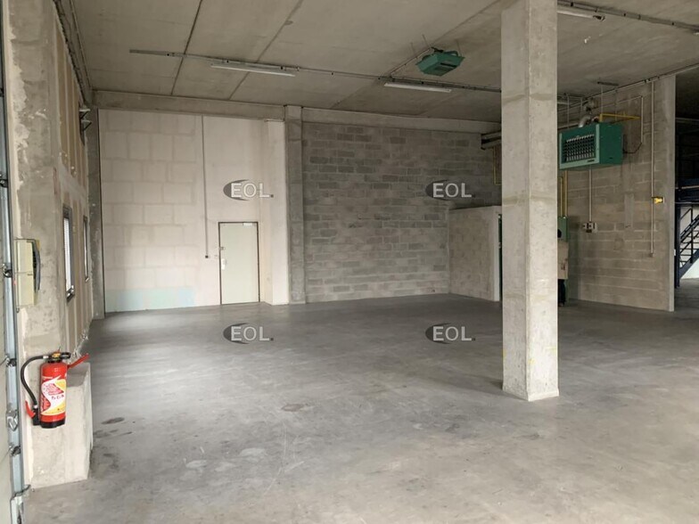 Flex dans Villeneuve-la-Garenne à louer - Photo du bâtiment - Image 2 de 26