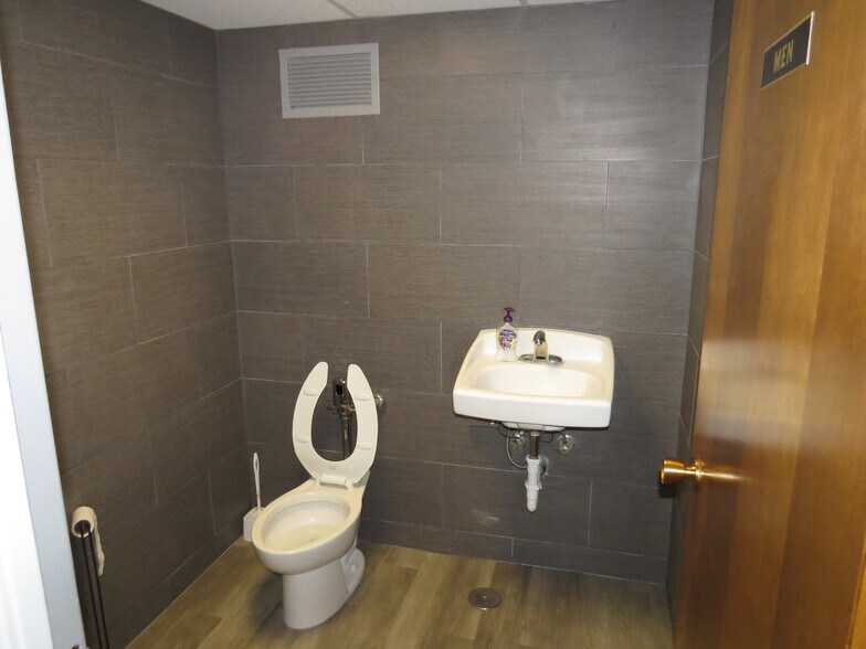 2111 W Lincoln Hwy, Merrillville, IN à louer - Photo du bâtiment - Image 3 de 15