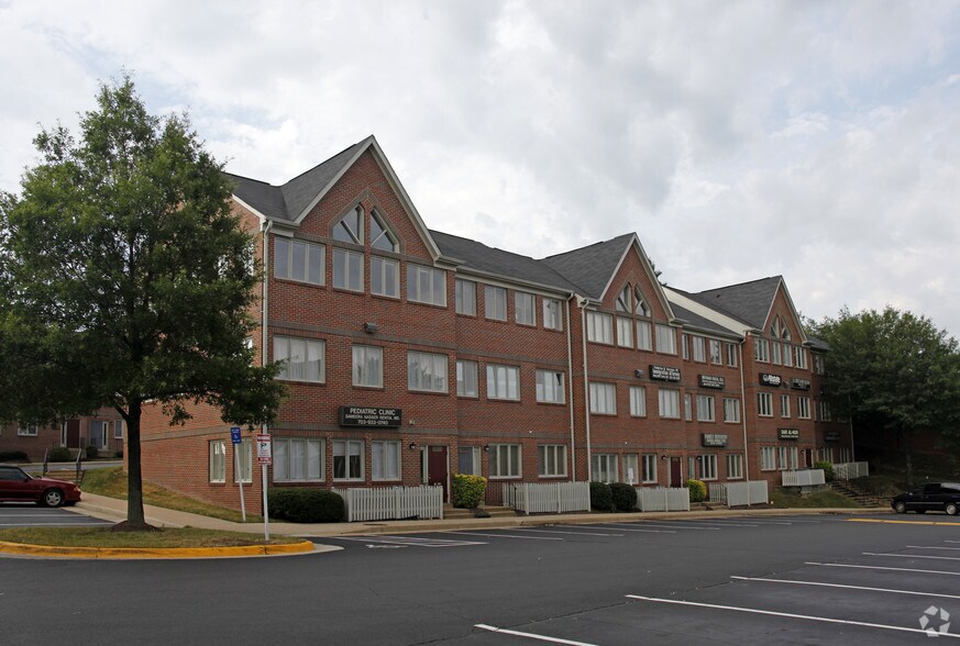 5641-5699 Columbia Pike, Falls Church, VA à louer - Photo du bâtiment - Image 2 de 13