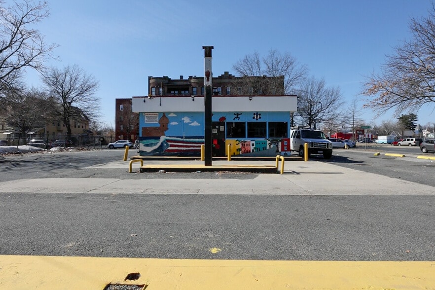 671 State St, Springfield, MA for sale - Building Photo - Image 3 of 20