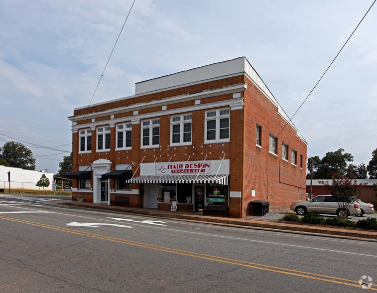 101 E 1st St, Lowell, NC for sale - Building Photo - Image 3 of 5