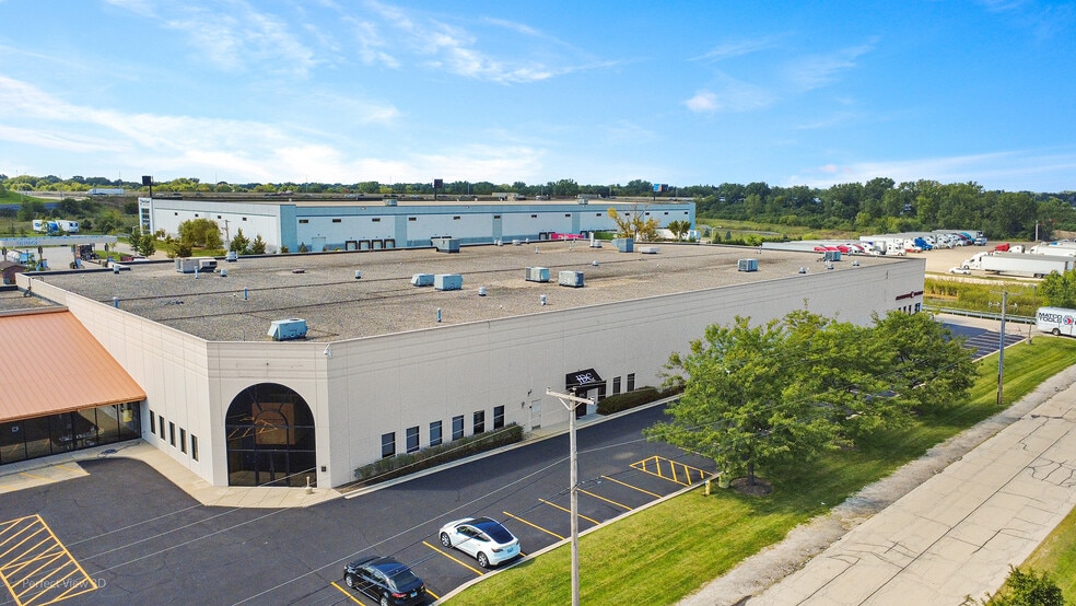 13960-14000 W Rockland Rd, Libertyville, IL for lease - Aerial - Image 2 of 24