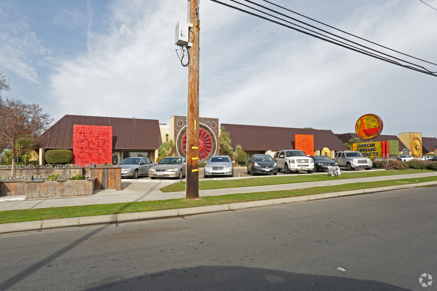 5645-5661 E Shields Ave, Fresno, CA for sale - Primary Photo - Image 1 of 4