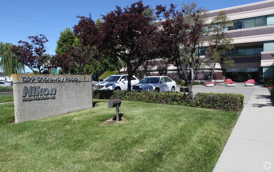 1399 Shoreway Rd, Belmont, CA à vendre - Photo du bâtiment - Image 2 de 6