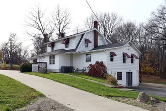 Plus de détails pour 2470 Massillon Rd, Akron, OH - Commerce de détail à vendre