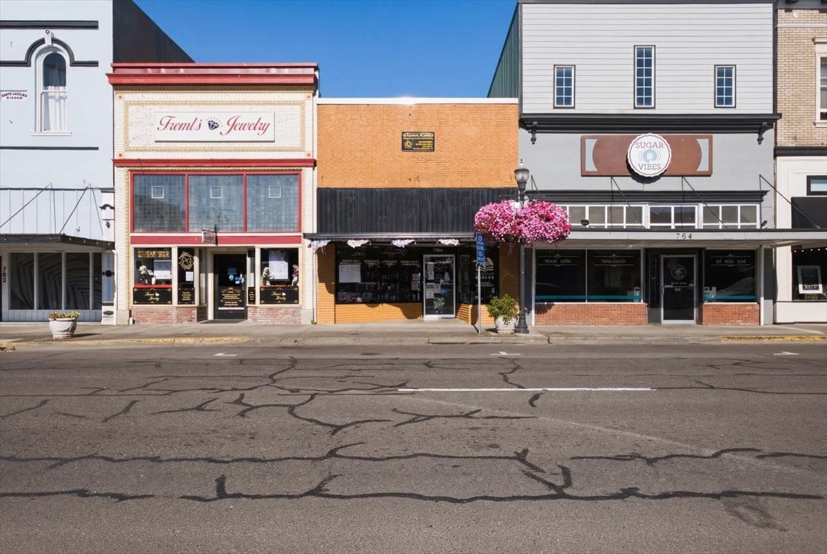 764 S Main St, Lebanon, OR for sale Building Photo- Image 1 of 12