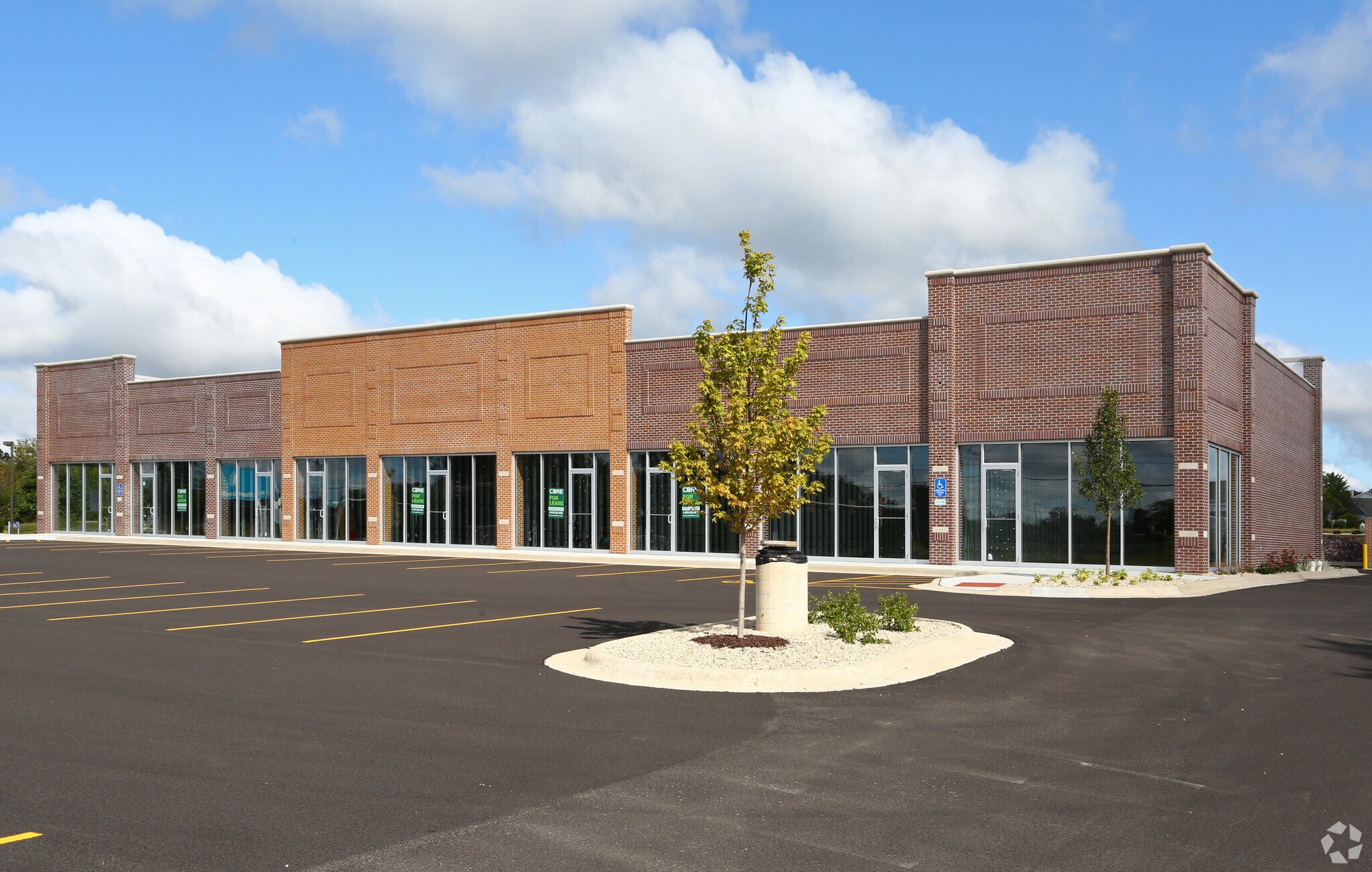 109 Show Place Dr, Rockford, IL for lease Primary Photo- Image 1 of 24