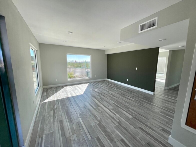 7115 S Desert Blvd, Canutillo, TX for lease - Interior Photo - Image 3 of 10