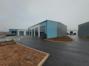 Crosbie Grv, Kidderminster for lease Building Photo- Image 1 of 2