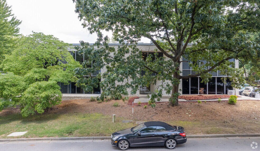 4904 Professional Ct, Raleigh, NC à vendre - Photo du bâtiment - Image 3 de 6