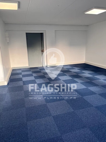 Office in Créteil for lease - Interior Photo - Image 2 of 3
