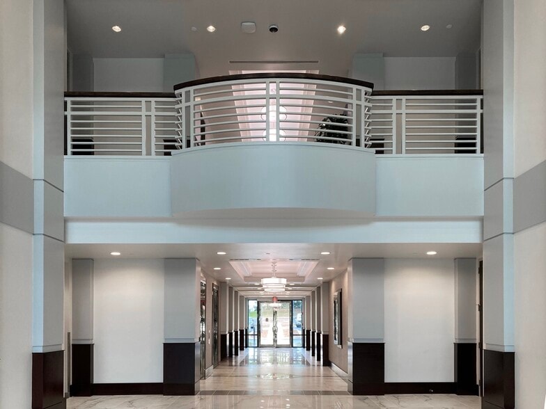 10375 Centurion Pky N, Jacksonville, FL for lease - Building Photo - Image 3 of 25