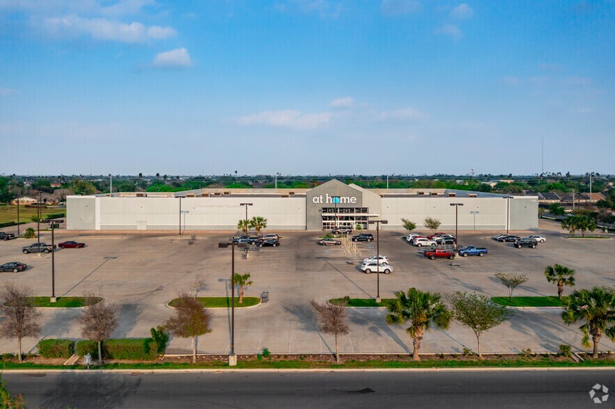 1600 W Kelly Ave, Pharr, TX à vendre - Photo du bâtiment - Image 3 de 5