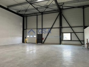 Flex in Savigny-le-Temple for lease Interior Photo- Image 1 of 3