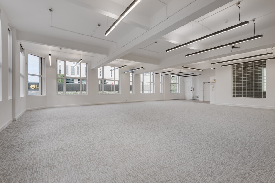 Lyric Sq, London for lease - Building Photo - Image 3 of 8