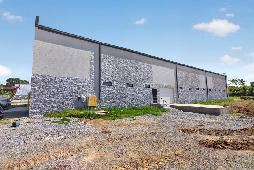 1030 Tennessee Blvd, Lebanon, TN à louer - Photo du bâtiment - Image 3 de 11