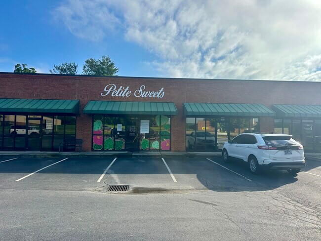 More details for 2726 E Oakland Ave, Johnson City, TN - Office/Retail for Lease