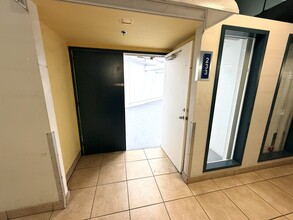 305 E 9th St, Los Angeles, CA à louer Photo intérieure- Image 1 de 7