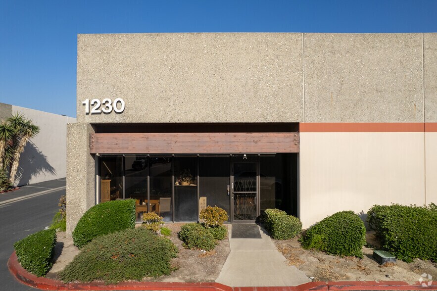 1200 N Jefferson St, Anaheim, CA à vendre - Photo du bâtiment - Image 3 de 14