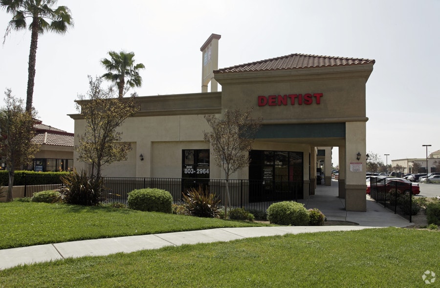 7337 East Ave, Fontana, CA à vendre - Photo du bâtiment - Image 2 de 2