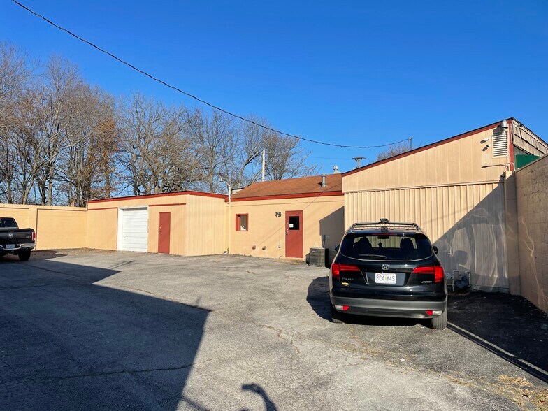 219 & 303 W Chase st, Springfield, MO à louer - Photo du bâtiment - Image 2 de 66
