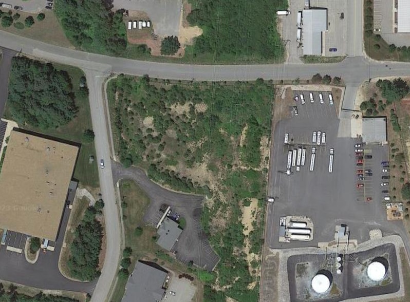 48-52 Chenell Dr, Concord, NH for sale - Building Photo - Image 2 of 6