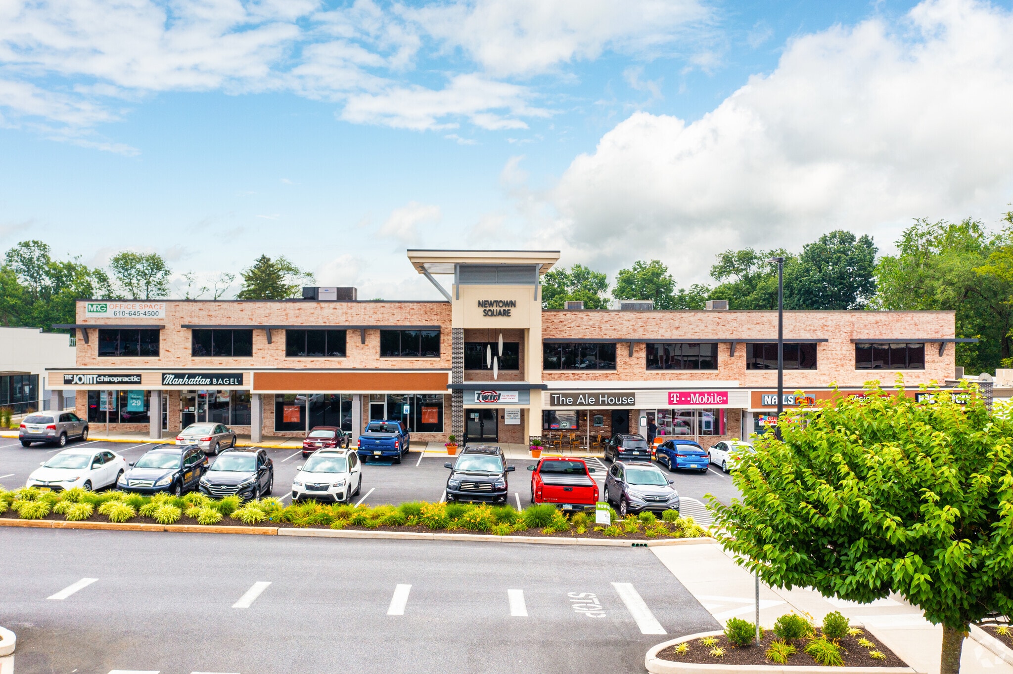 3544 West Chester Pike, Newtown Square, PA à louer Photo du bâtiment- Image 1 de 11