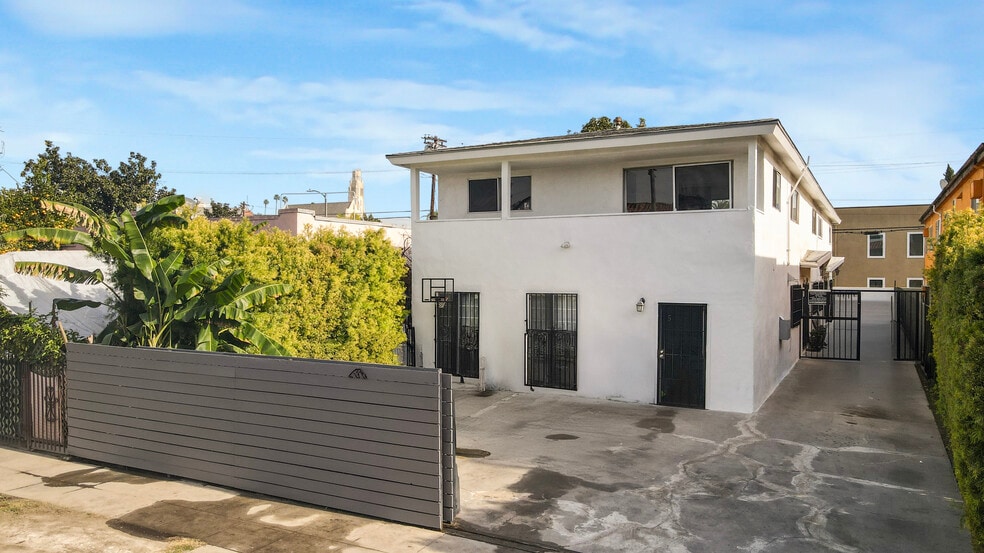 2806 S Norton Ave, Los Angeles, CA à vendre - Photo du bâtiment - Image 2 de 20