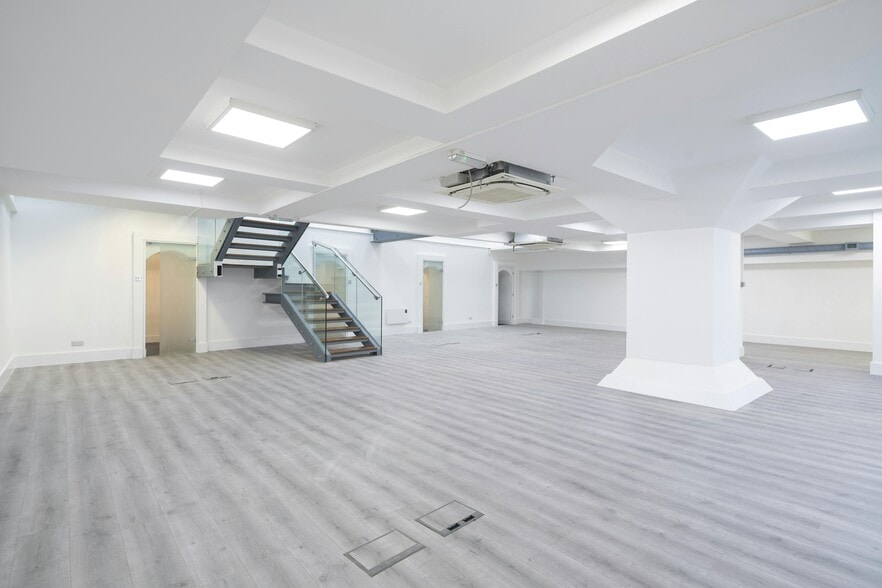 58 Farringdon Rd, London for sale - Building Photo - Image 3 of 14