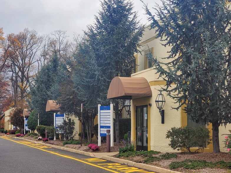 127 Highway 206, Hamilton, NJ for lease - Building Photo - Image 2 of 10