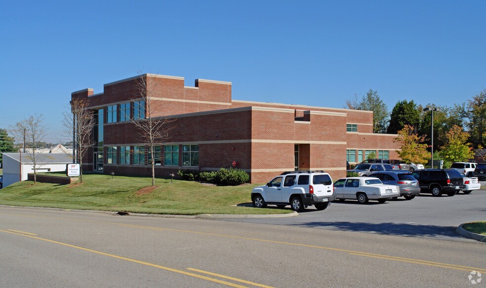 110 Capital Dr, Knoxville, TN à vendre - Photo du bâtiment - Image 2 de 18