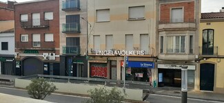 Plus de détails pour Multi-résidentiel à vendre