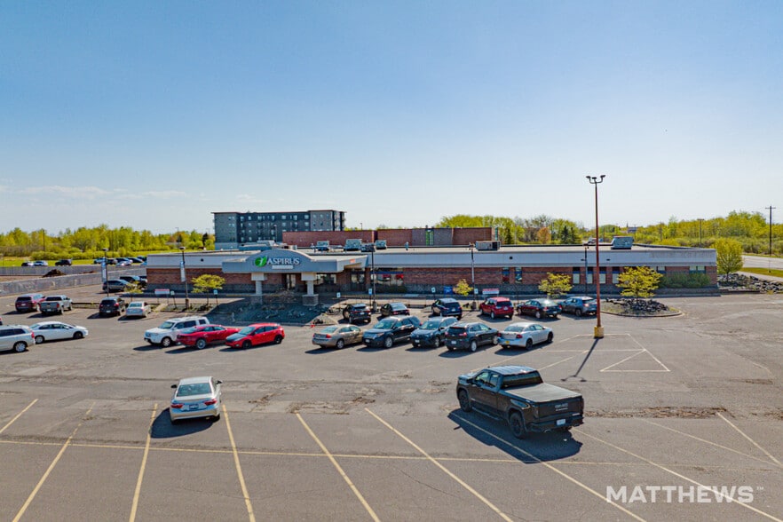 4702 Grand Ave, Duluth, MN for sale - Building Photo - Image 2 of 3