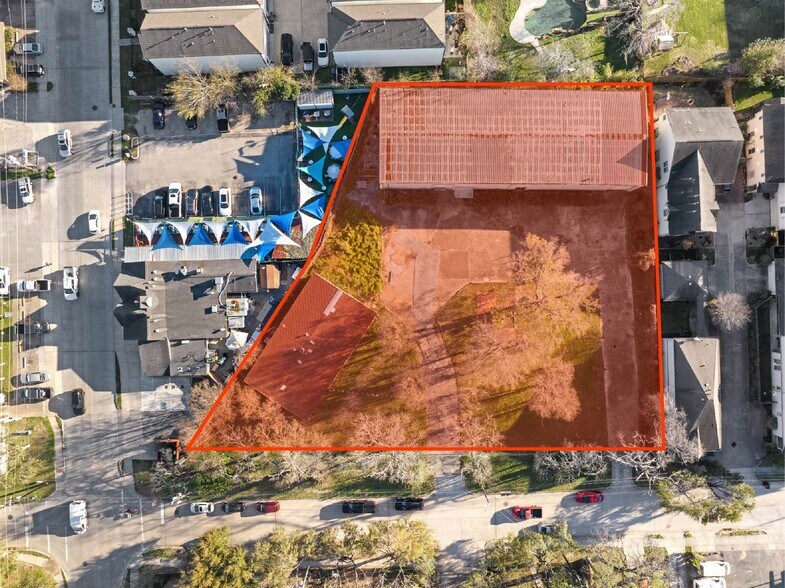 909 Fisher St, Houston, TX for sale - Building Photo - Image 1 of 9